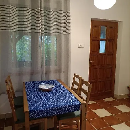 Cserepkalyhas Vendeghaz * Panyola